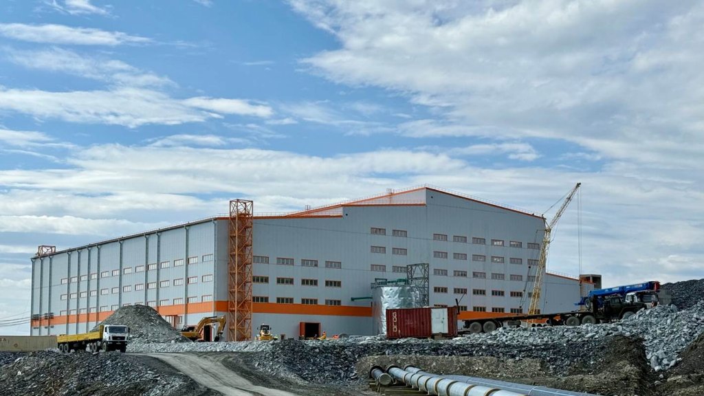 Glavnoe-1-1024x576 Компания «СибПродМонтаж» завершила строительство Главного корпуса Золотоизвлекательной фабрики ГОКа «Светловский»